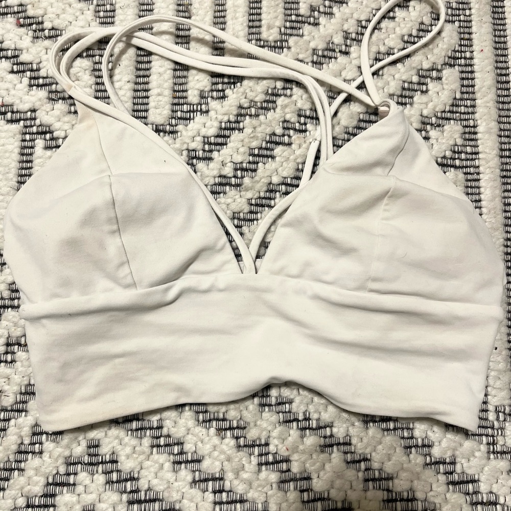 Lululemon white sports bra